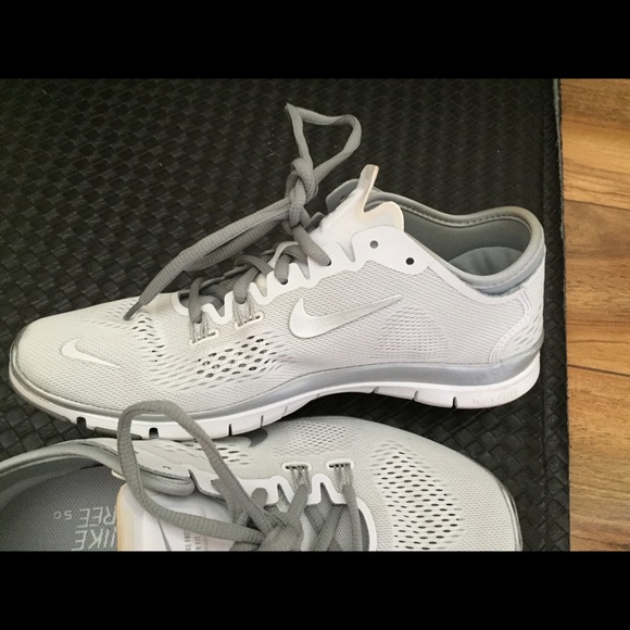 Nike Shoes - Nike Free 5.0- Women's Size 8