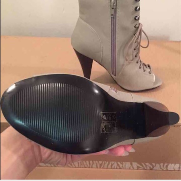 Boots - Picture 3 of 3