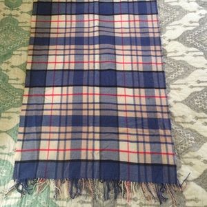Incredibly soft GAP scarf