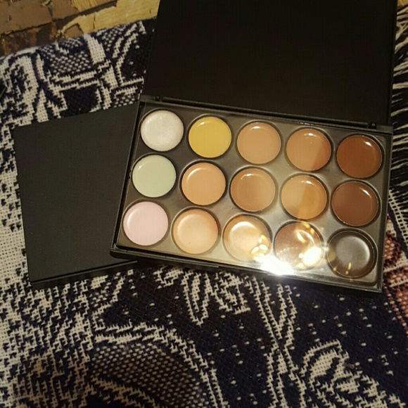 2 contouring compacts