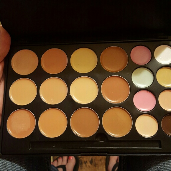 Contouring foundation