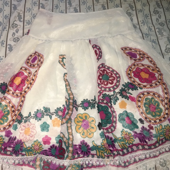 Skirt - Picture 2 of 4