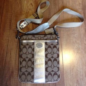 Coach cross body purse (authentic)