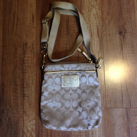New coach cross body purse (authentic)