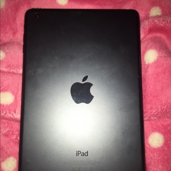 An iPad mini ready for use - Picture 1 of 3
