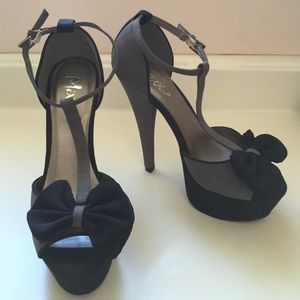 Platform T-Strap Stiletto Heels w Bow