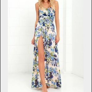 Lulus maxi dress.  Size large, fits like a medium