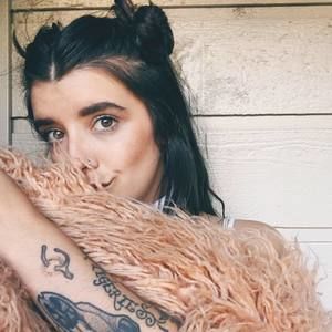 Meet your Posher, Shelby