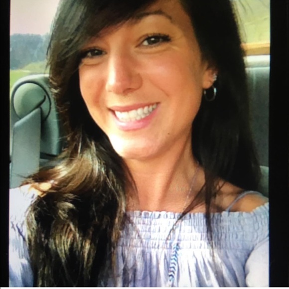 Meet your Posher, Kimberly - Picture 3 of 7