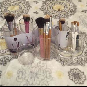 Clear acrylic brush organizer