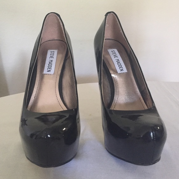 Steve Madden Black Pumps
