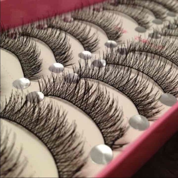 10 False Eyelashes