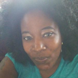 Meet your Posher, Dequeta