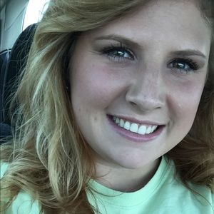 Meet your Posher, Brianna