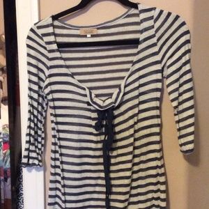 Quarter sleeved shirt