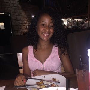 Meet your Posher, Dayana