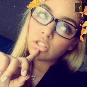 Meet your Posher, Kayla