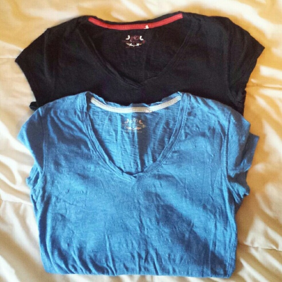 Bundle of basic tees - Picture 3 of 3