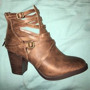 NWOT!! Never worn brown booties!