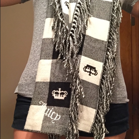 Juicy Couture scarf