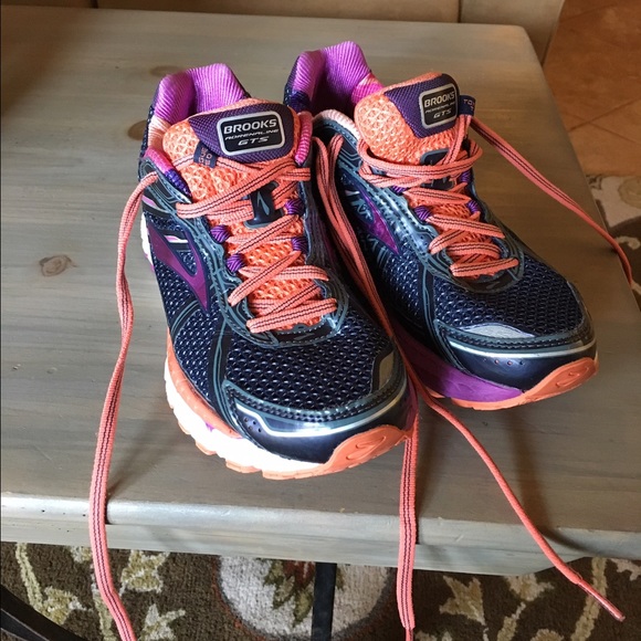 Brooks Running Shoes GTS-15