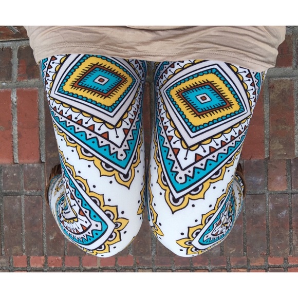 Boutique Pants - ❗️CLEARANCE❗️Aztec Pattern Leggings One Size