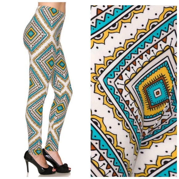 ❗️CLEARANCE❗️Aztec Pattern Leggings One Size - Picture 3 of 4