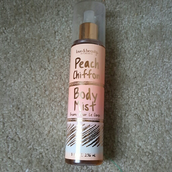 Forever 21 body mist 💛