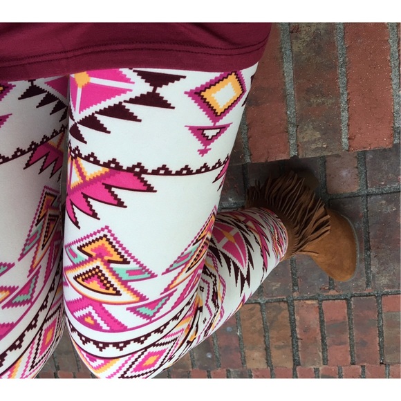 ❗️CLEARANCE❗️Ivory Burgundy Aztec Leggings OS - Picture 2 of 4