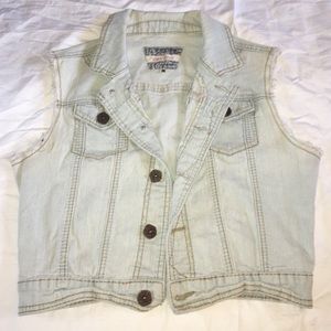 Light washed denim vest