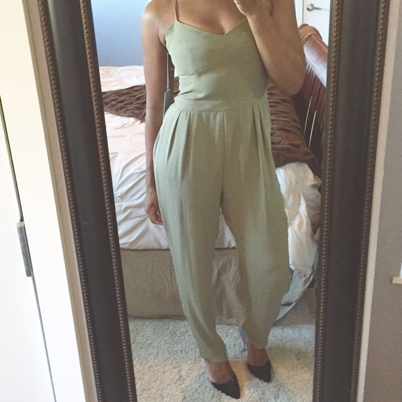 Jennifer Lopez Pants - ✋🏾FINAL MARKDOWN✋🏾Olive Colored Jumpsuit!!