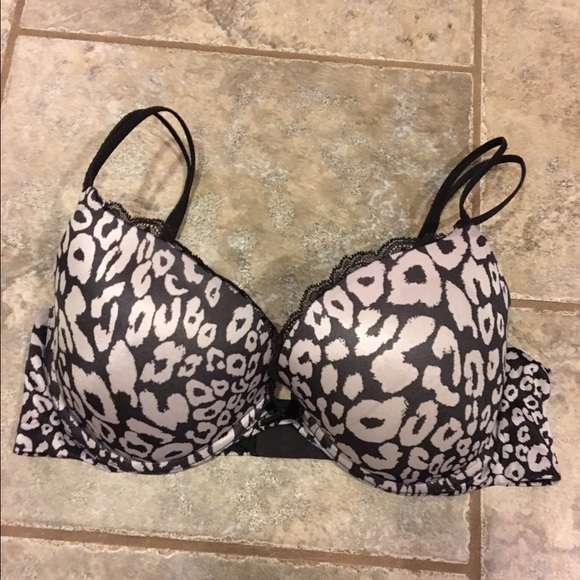 Victoria Secret • 36C • Very Sexy Push Up Bra