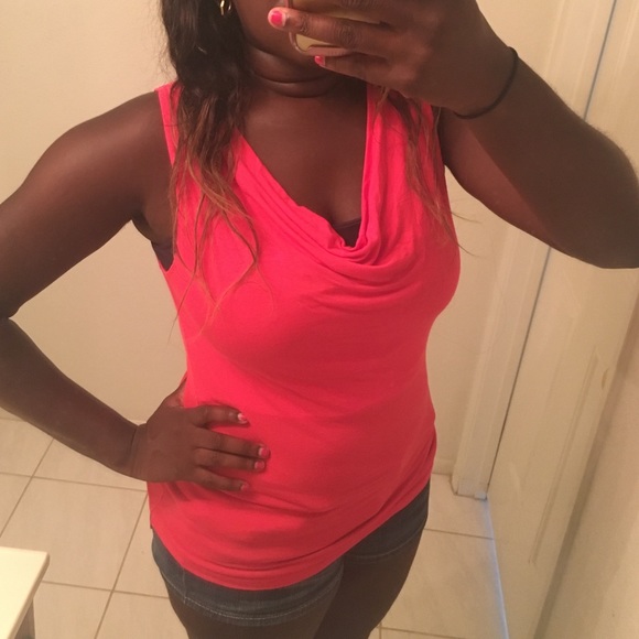 Beautiful Red/Pink Top - Picture 4 of 4