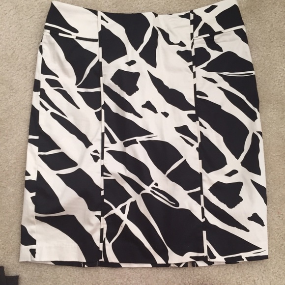 EUC pencil skirt