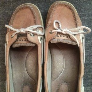 Tan Sperrys