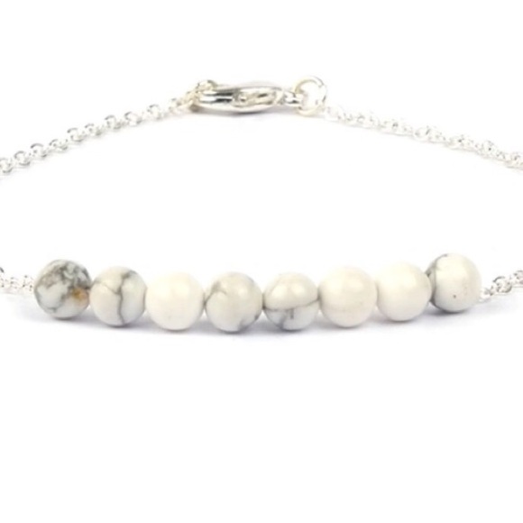 🎉 2 Left 🎉Marble howlite stone bracelet - Picture 2 of 4