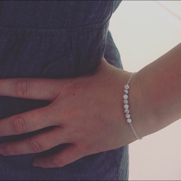 🎉 2 Left 🎉Marble howlite stone bracelet - Picture 4 of 4