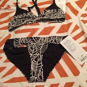 NWT LULULEMON bikini