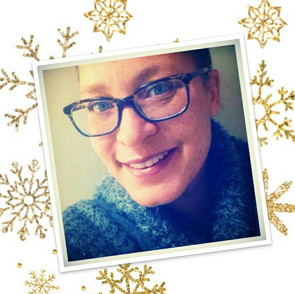 Meet your Posher, Jennifer - Picture 1 of 2