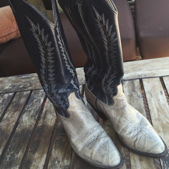 Shoes - Vintage cowboy boots