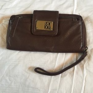 ROXY: Brown leather wallet