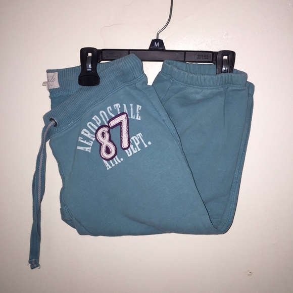 Aeropostale Cropped Pants