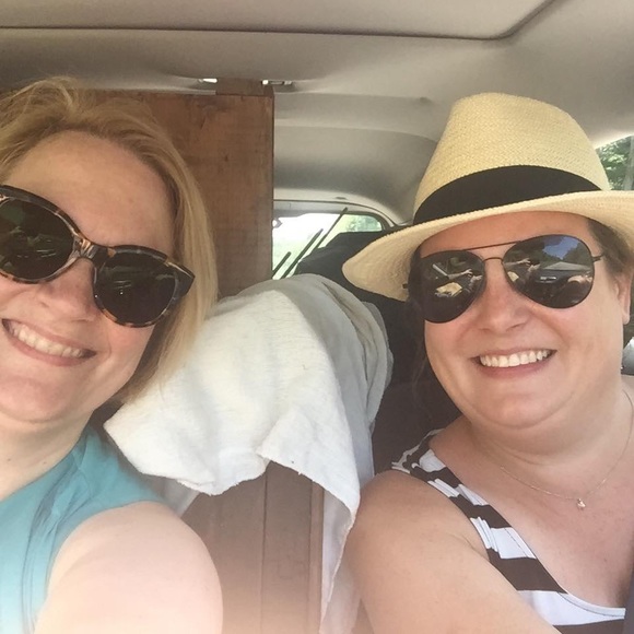 Meet your Posher, Erin - Picture 2 of 4