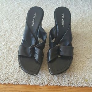 Black Wedges