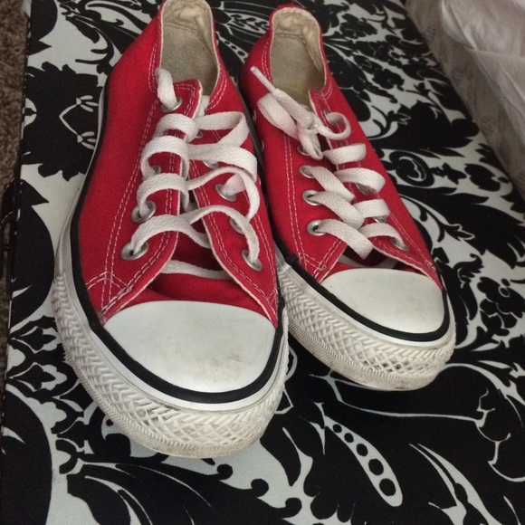 Red Converse - Picture 4 of 4