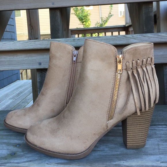 Shoes - ‼️SOLD OUT‼️•Fringe Ankle Booties•