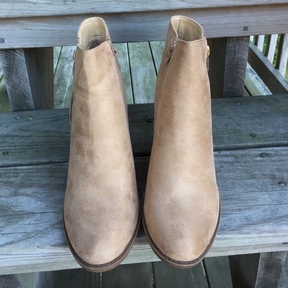 ‼️SOLD OUT‼️•Fringe Ankle Booties• - Picture 4 of 4