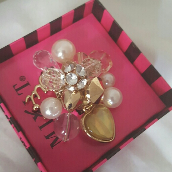 Stretch Rings in Crystal and Rhinestone - Picture 1 of 4