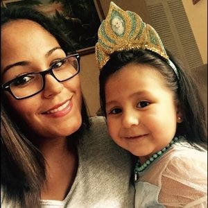 Meet your Posher, Carolina