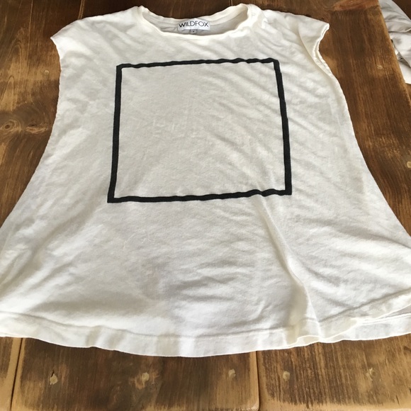 Wildfox cut out sleeve shirt